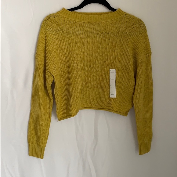 Yellow sweater! - Picture 7 of 7